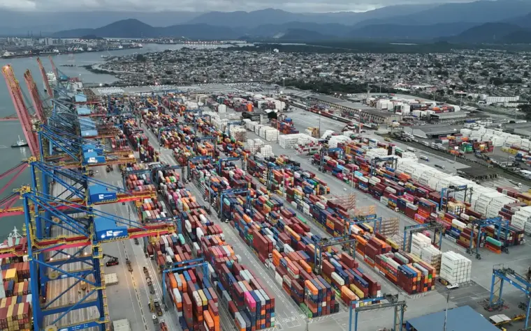 Exportações recordes reduzem déficit das contas externas em junho