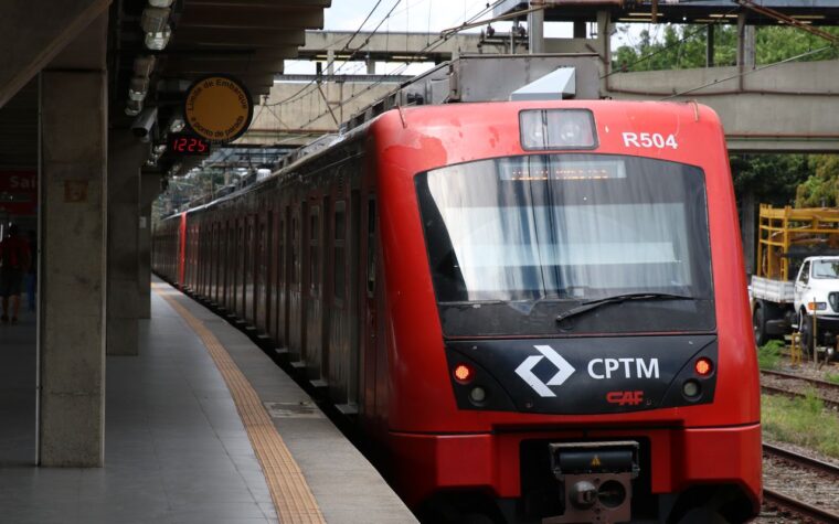 Linhas de trem retornam à operadora CPTM e funcionam sem problemas