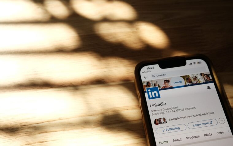 Como criar e otimizar um perfil no LinkedIn que atrai recrutadores