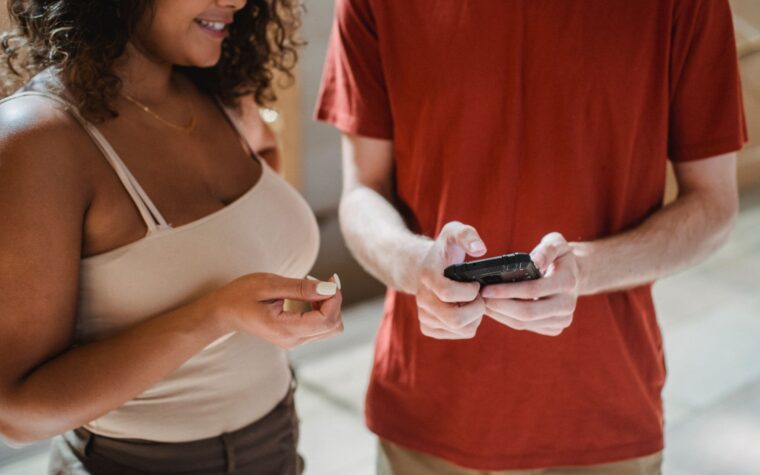 Apps de namoro grátis: como funcionam e qual combina com você