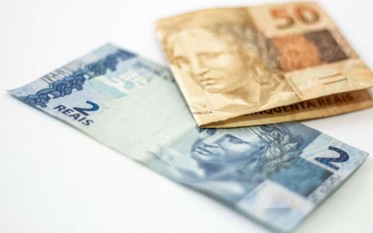 O que é a taxa Selic e como ela mexe no seu bolso