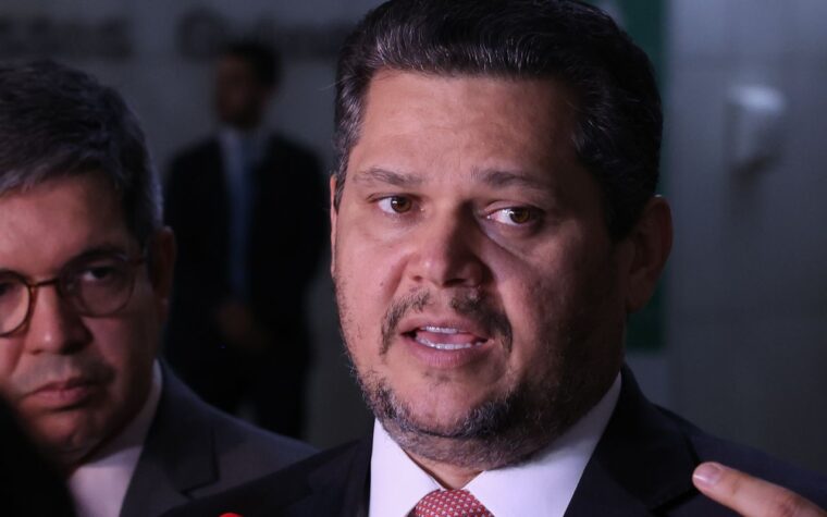 PEC que propõe fim da jornada 6×1 avança no Senado