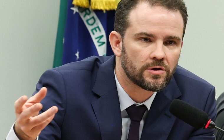 Dívida cresce por juros altos, não por aumento de despesas, afirma Durigan