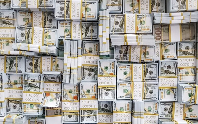 Dólar recua para R$ 5,14 com melhora no cenário internacional