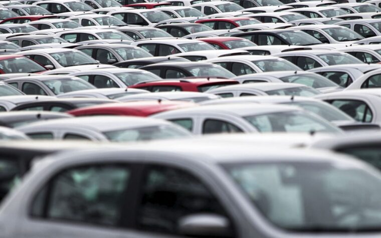 Alta de 10% nos emplacamentos de veículos em julho fortalece setor