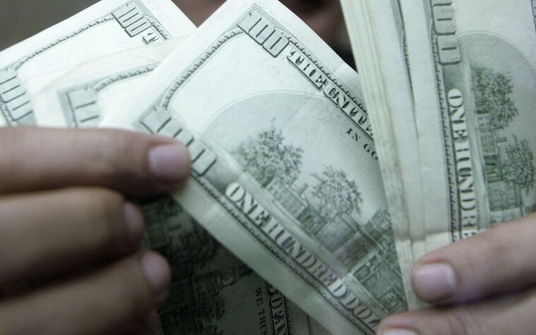 Dólar atinge R$ 5,19 após discurso mais rígido do presidente do Fed