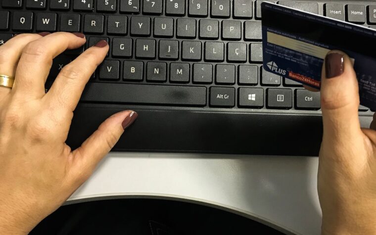 Governo regulamenta uso de e-commerce em compras federais