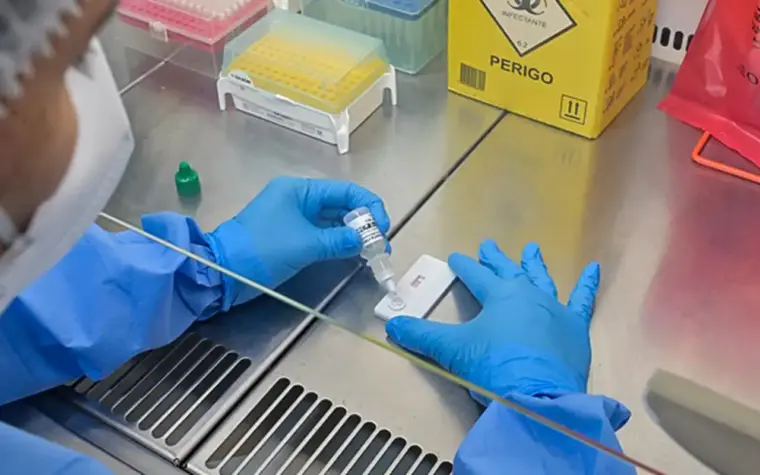 Novas diretrizes da Anvisa para laboratórios entram em vigor