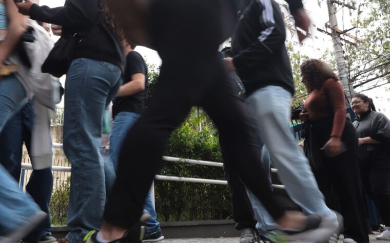 Brasileiros se preparam para o Encceja 2026 neste domingo