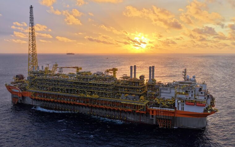 Petrobras atinge pico de produção no pré-sal com novo navio-plataforma