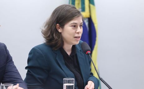 Impacto da IA ameaça sobrevivência financeira do jornalismo nacional