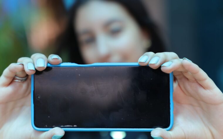 Jovens criticam a qualidade da internet e pedem melhorias