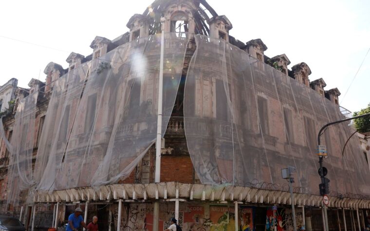 Palacete Imperial no Rio sofre com abandono e deterioração