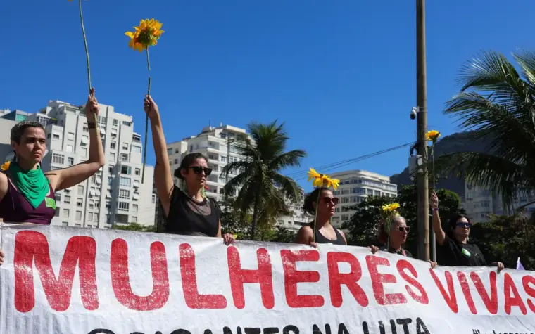 Mobilização feminina pressiona Congresso por PL contra misoginia