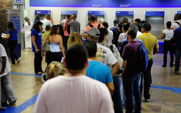 Bancários anunciam greve de um dia em todo o Brasil nesta quinta-feira
