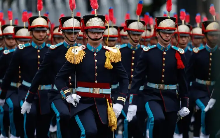 Desfile cívico-militar agita ruas do Rio de Janeiro