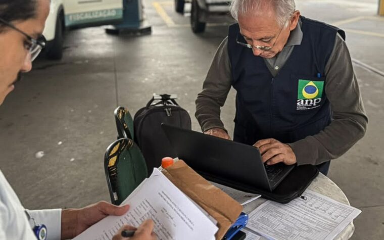 Multas milionárias são aplicadas pela ANP por preços abusivos de combustível